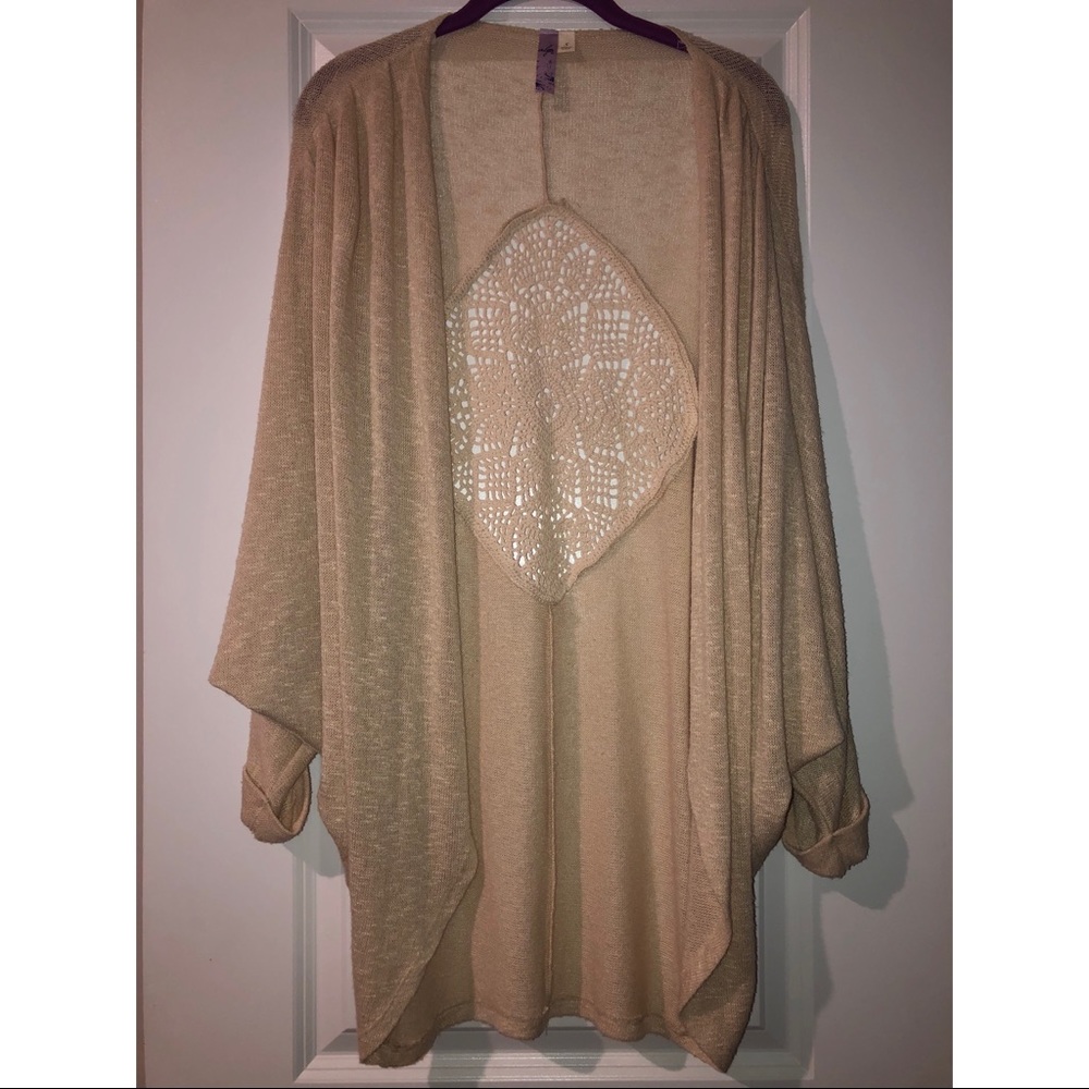 Francesca’s: Color~ cream/tan, Size~ small